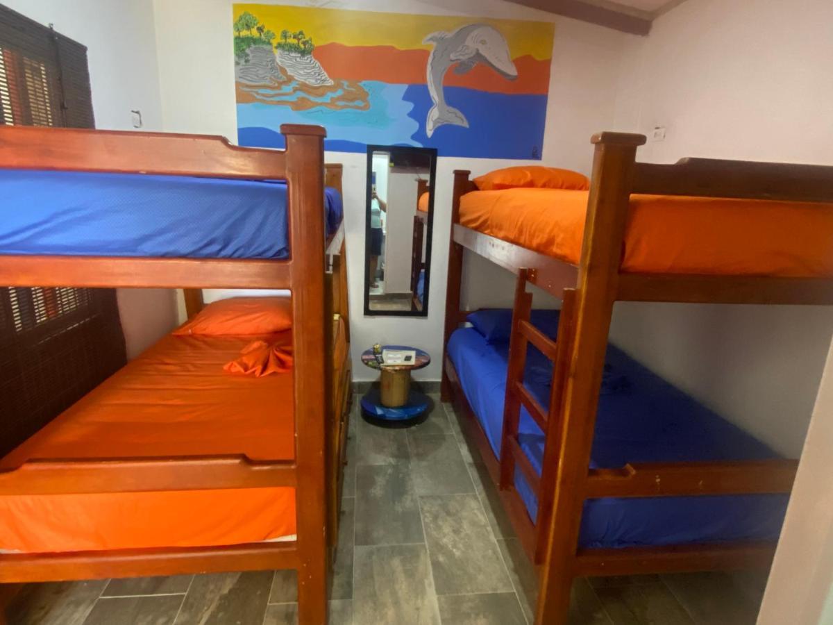 Acuarios Hostal Playa Ladrilleros Eksteriør billede