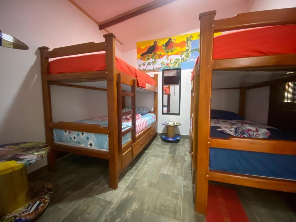 Acuarios Hostal Playa Ladrilleros Eksteriør billede