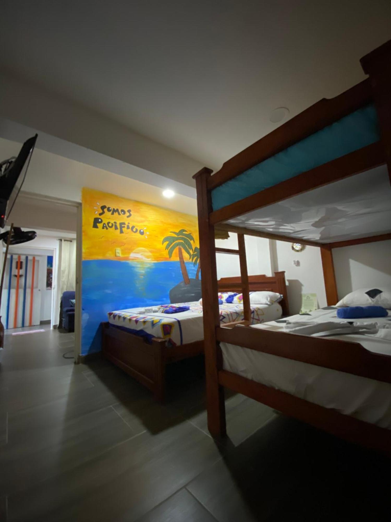 Acuarios Hostal Playa Ladrilleros Eksteriør billede
